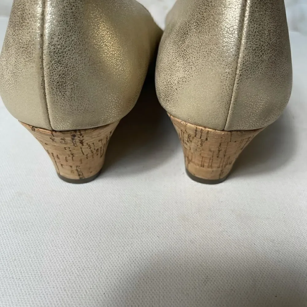 Coach and Four metallic gold & khaki shoes SZ10